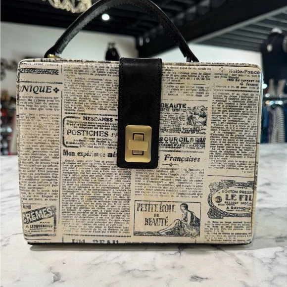 Patricia Nash Newspaper Purse - Picture 1 of 6